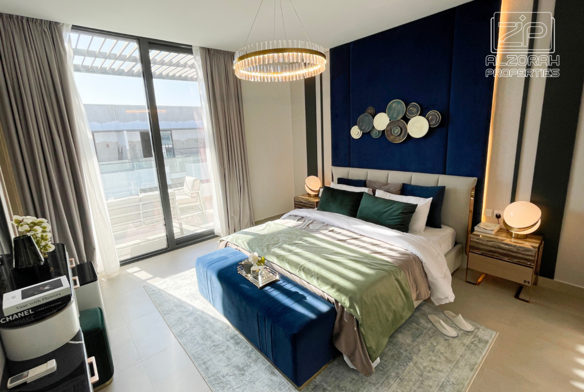 luxury waterfront homes