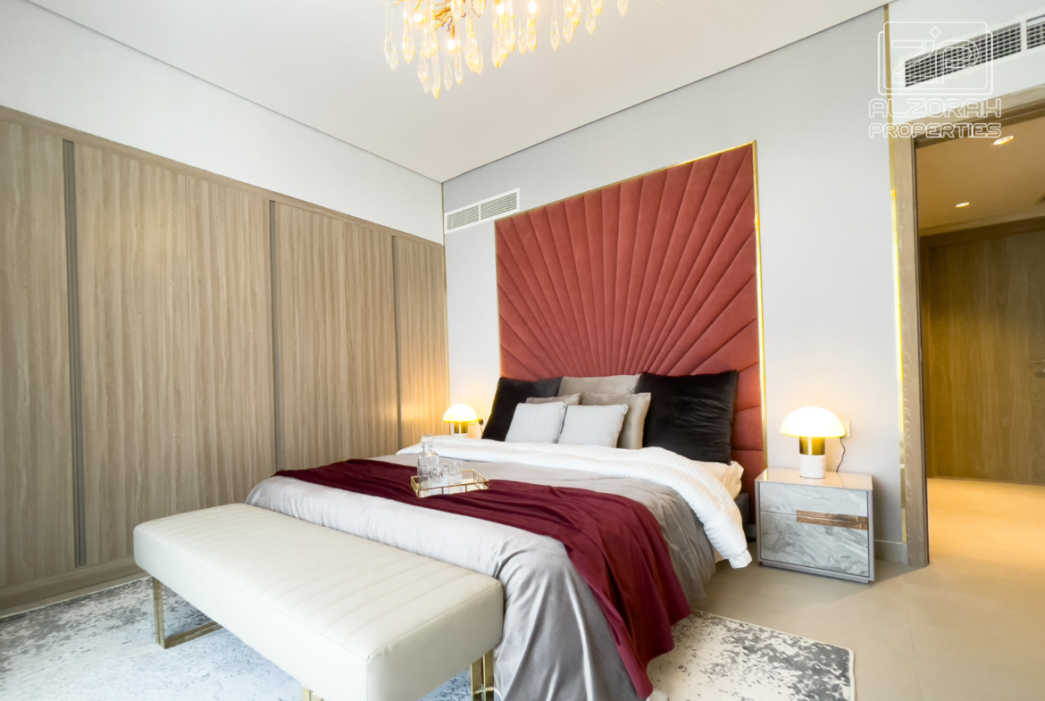 luxury waterfront homes