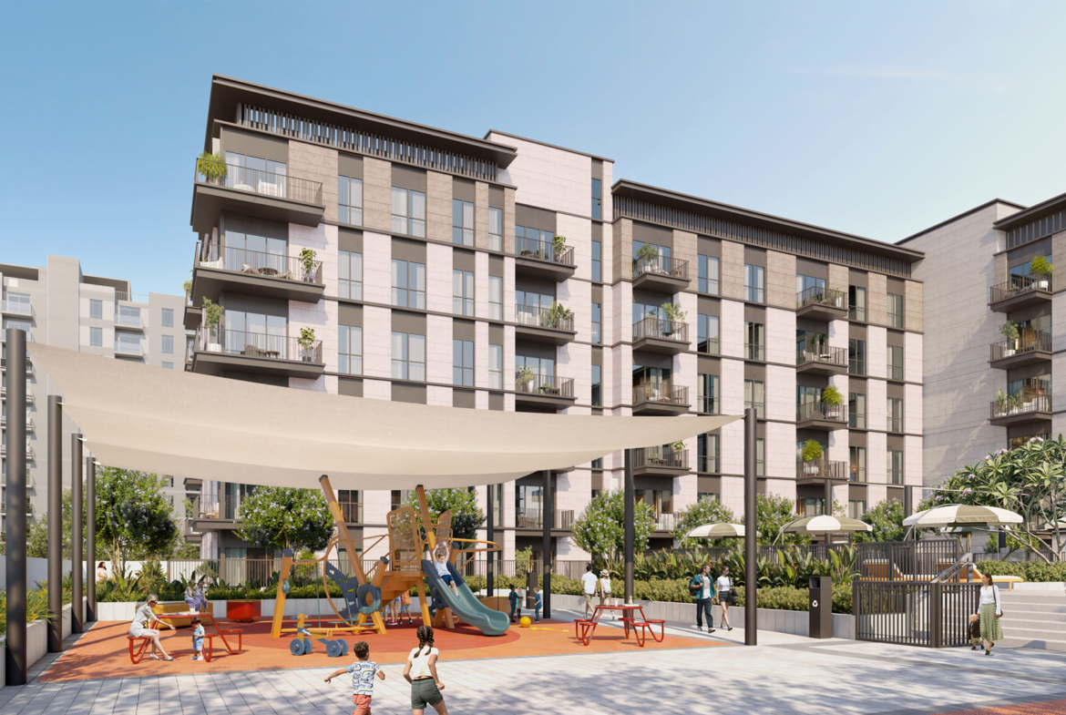 24_08_13_Maryam-plot-10_EXT_Cam07_Playground